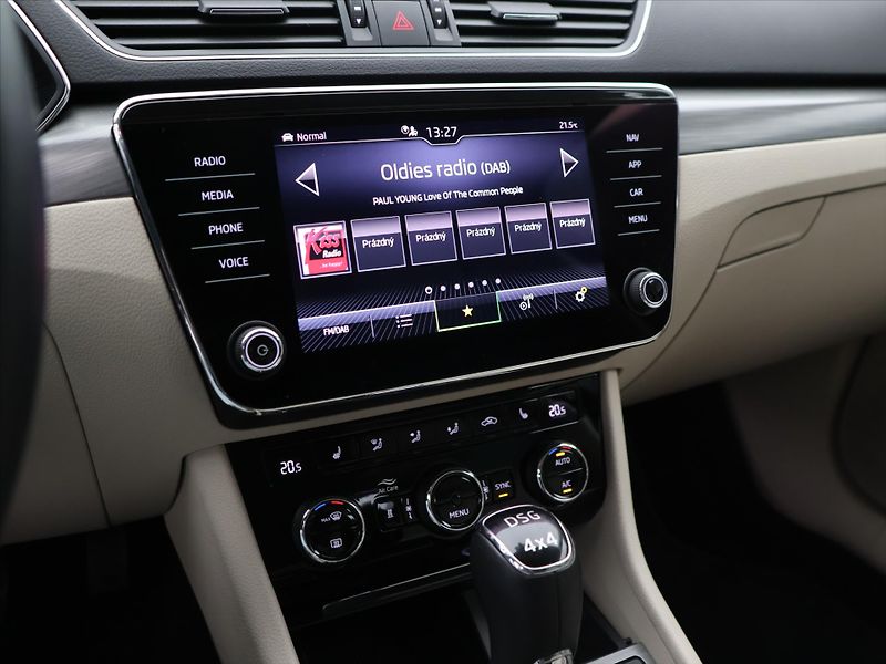 Škoda Superb 2,0 TDI DSG 4x4 CZ Style DPH - fotka 22 z 34