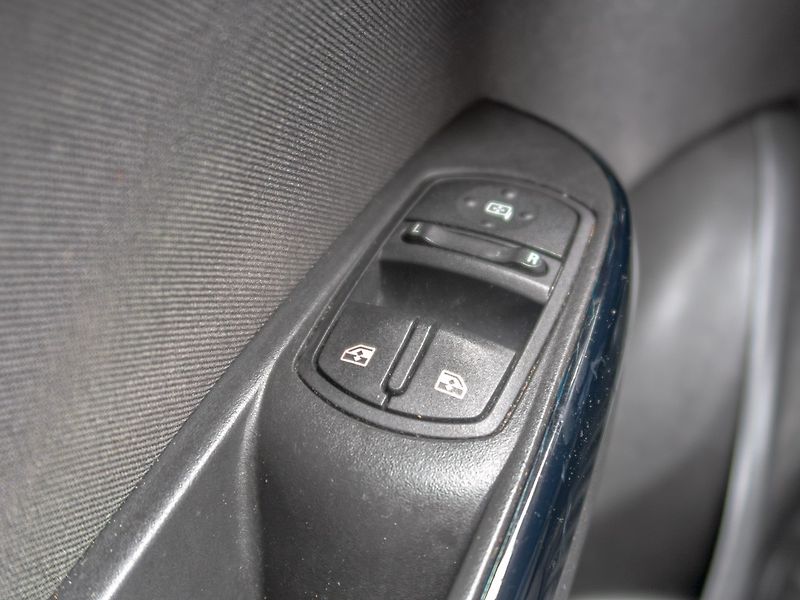 Opel Corsa (2019) 1.4i 16V ac – KM SERVISKA - fotka 26 z 41