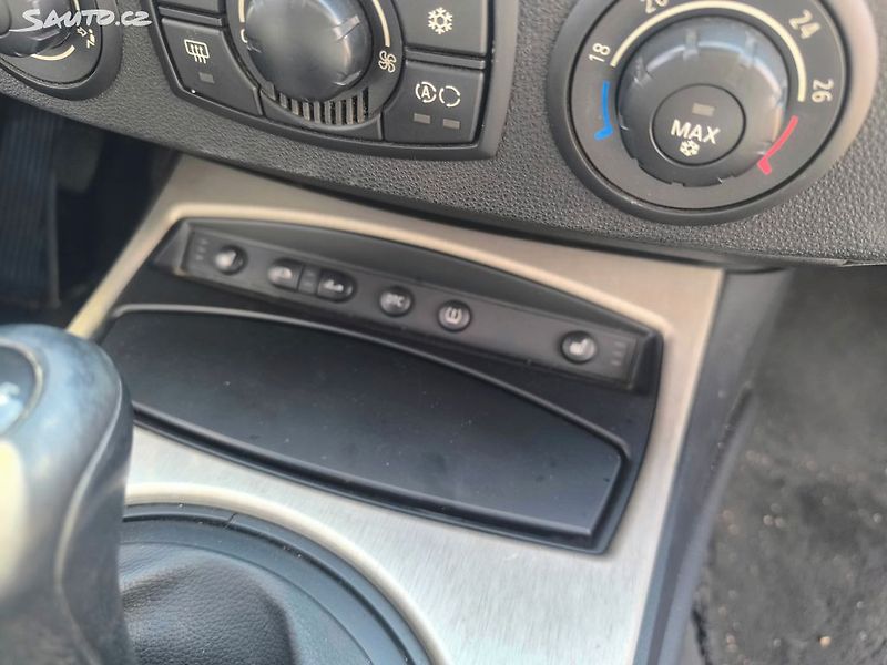 BMW Z4 6V,KRÁSNÁ,VÝBAVA,ALU,+HARDTOP - fotka 17 z 33