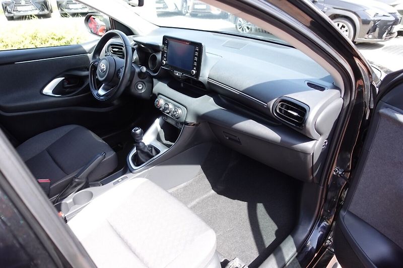 Toyota Yaris 1.5TNGA 125 - 6 MT Comfort Tec - fotka 12 z 27