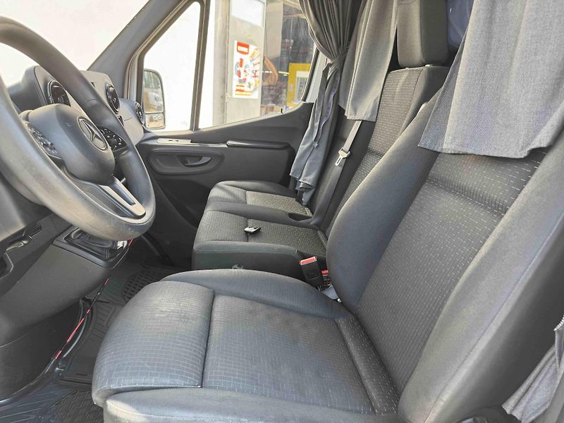 Mercedes-Benz Sprinter (2022) Sprinter 317 CDI -skříň-spaní - fotka 27 z 28