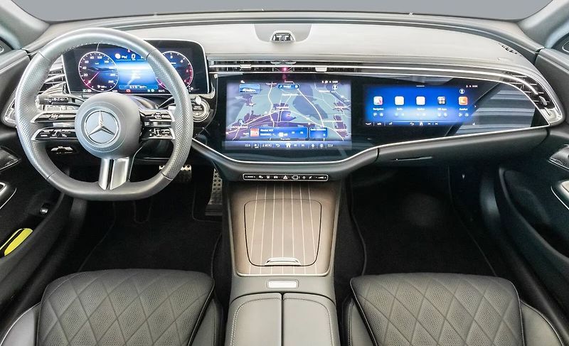 Mercedes-Benz Třídy E d AMG Premium Airmatic - fotka 9 z 12