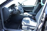 Volkswagen Passat (2022) 2.0 TDI 110kW manuál tažné - náhled 27