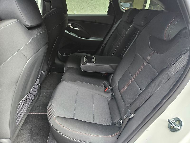 Hyundai i30 1,6 T-GDi 110kW, N-Line, 1.maj - fotka 31 z 36