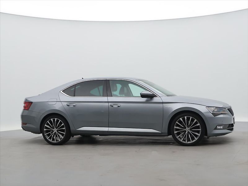 Škoda Superb 2,0 TSI 206kW DSG 4x4 L&K - fotka 8 z 33