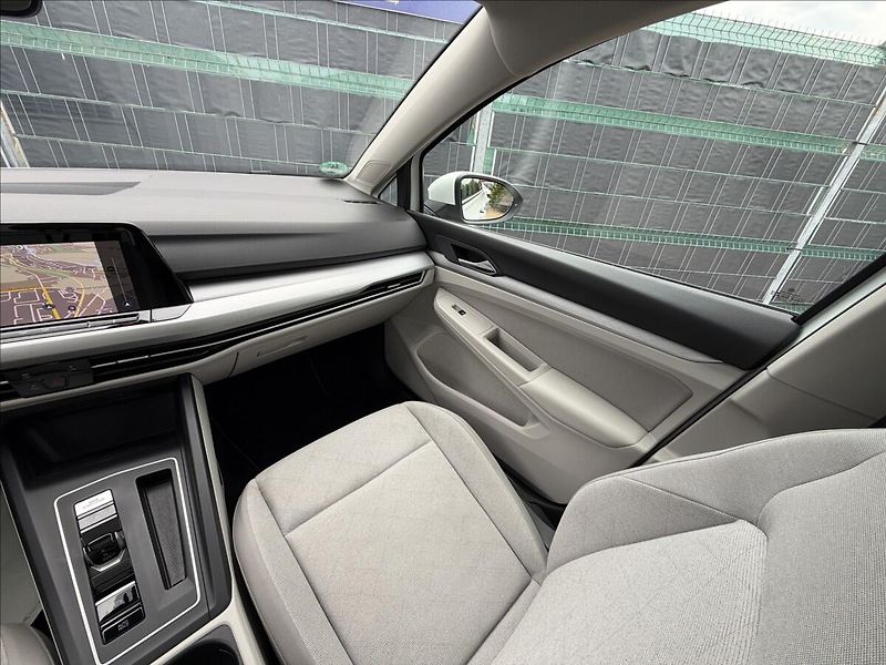 Volkswagen Golf VIII 2.0 TDI Life Matrix/Panor - fotka 12 z 28