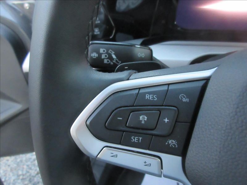 Volkswagen Golf 2,0 TDI DSG Edice Life - fotka 10 z 17
