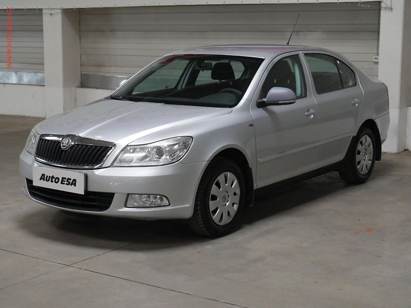 Škoda Octavia (2010) 1.2TSI, ČR, AC, STK11/27 - fotka 3 z 14