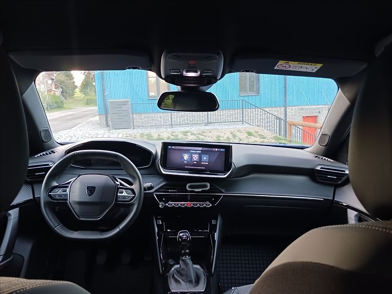 Peugeot 2008 1,2 ALLURE LIMITED edition - fotka 12 z 38