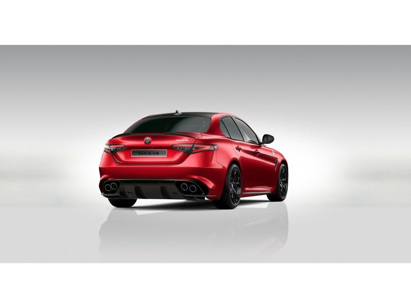 Alfa Romeo Giulia (2026) 2.9 V6 BiTurbo 520k QV Carbon - fotka 4 z 6
