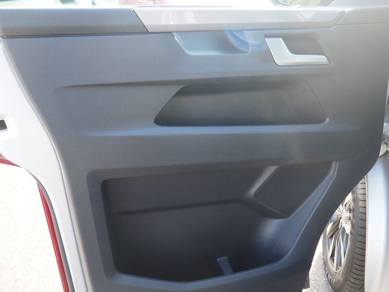 Volkswagen Multivan (2020) 2.0 TDI 146 kW, 4Motion - fotka 9 z 36