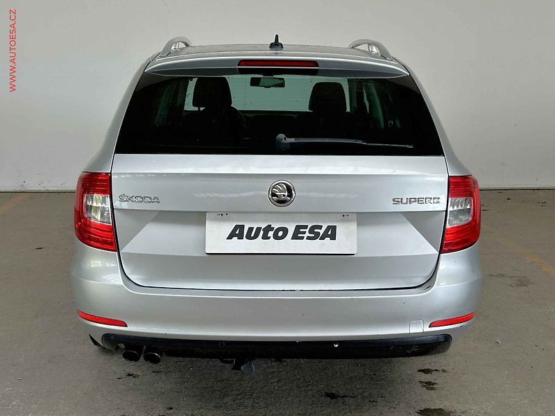 Škoda Superb (2015) 2.0 TDi, Elegance, DSG, kůže - fotka 5 z 16