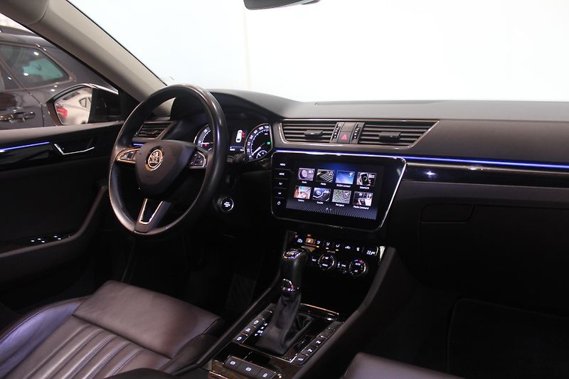 Škoda Superb (2017) 2.0TDI DSG 4x4 L&K  - fotka 26 z 41