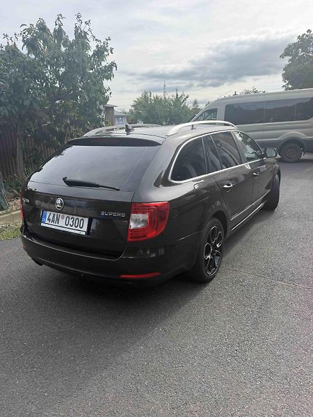 Škoda Superb (2015) Kombi pravidelně servisováno - fotka 2 z 12