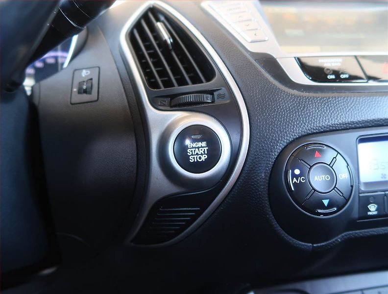 Hyundai ix35 (2013) 2.0 CRDi, 4X4, Automat - fotka 19 z 20