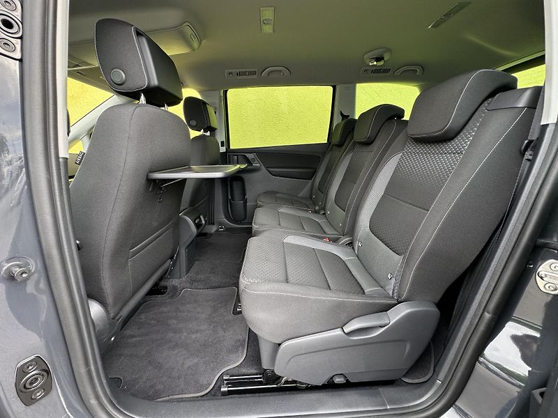 Volkswagen Sharan (2021) 1.4TSI/110kW * 7.Míst * 2.Maj  - fotka 28 z 45