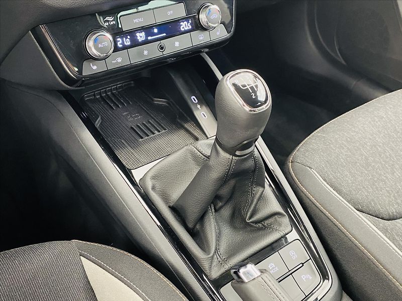 Škoda Scala 1,0 TSI 85kW Top Selection - fotka 18 z 28