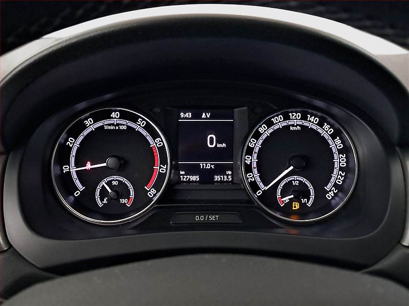 Škoda Rapid (2018) Spaceback 1.0 TSI, Navi - fotka 11 z 20