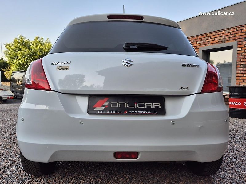 Suzuki Swift (2011) 1.2i 69KW 4x4 klima - fotka 11 z 52