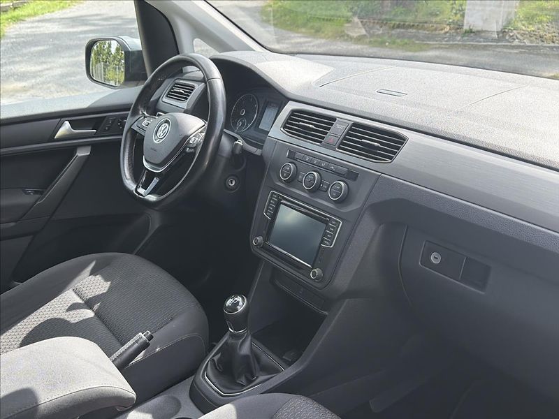Volkswagen Caddy 2,0 TDi 75 Kw MAXI tažné NAVI - fotka 9 z 27