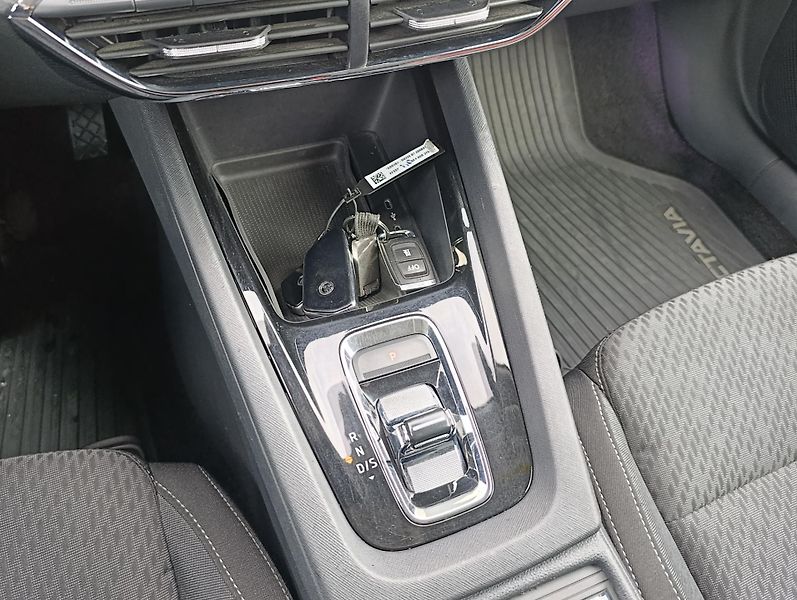 Škoda Octavia 2.0TDi 110kW DSG STYLE ČR - fotka 21 z 27