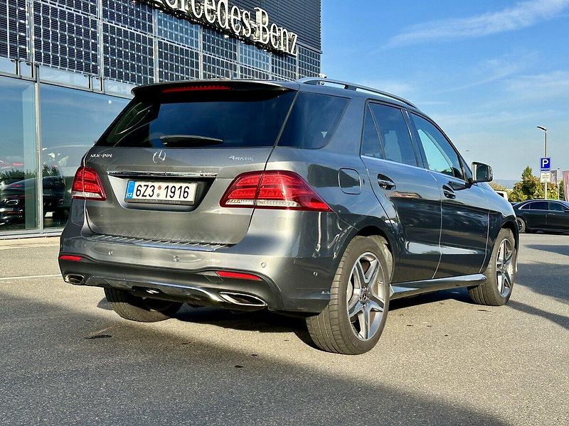 Mercedes-Benz GLE (2018) 400 4MATIC - fotka 3 z 32