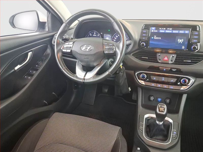 Hyundai i30 (2021) Comfort 1.6 CRDi, Serv.kniha - fotka 7 z 16