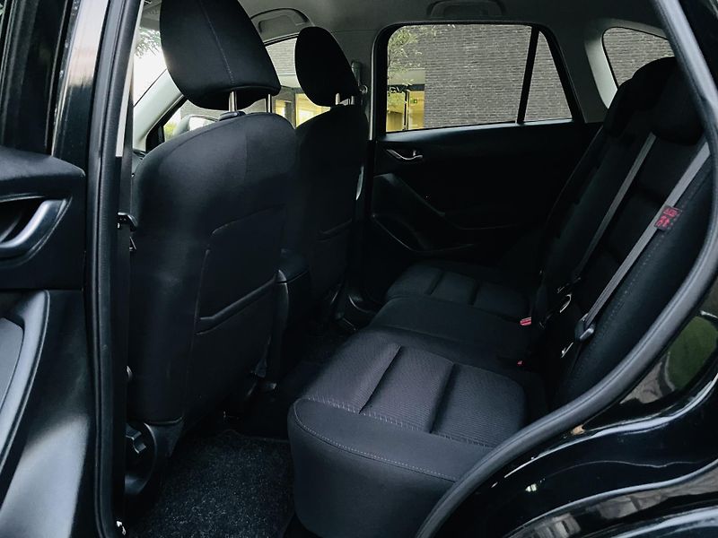 Mazda CX-5 2.0i MAN 4x4 1MAJITEL SERVISKA - fotka 26 z 38
