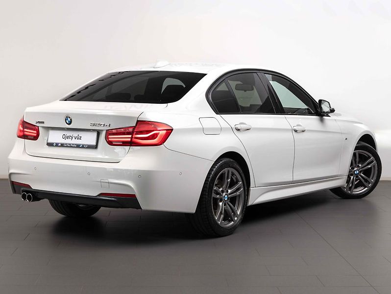 BMW Řada 3 320d xDrive Limousine - fotka 5 z 20