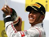 Lewis Hamilton ovládl Velkou cenu Maďarska.