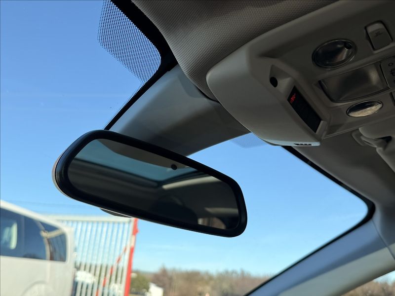 Opel Corsa 1,2 74kW AUTOMAT,NAVI,PANO,LED - fotka 18 z 44