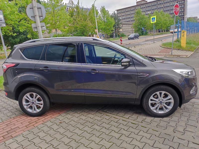 Ford Kuga (2018) 1.5 EB 110kW ČR,1 MAJ - fotka 3 z 26