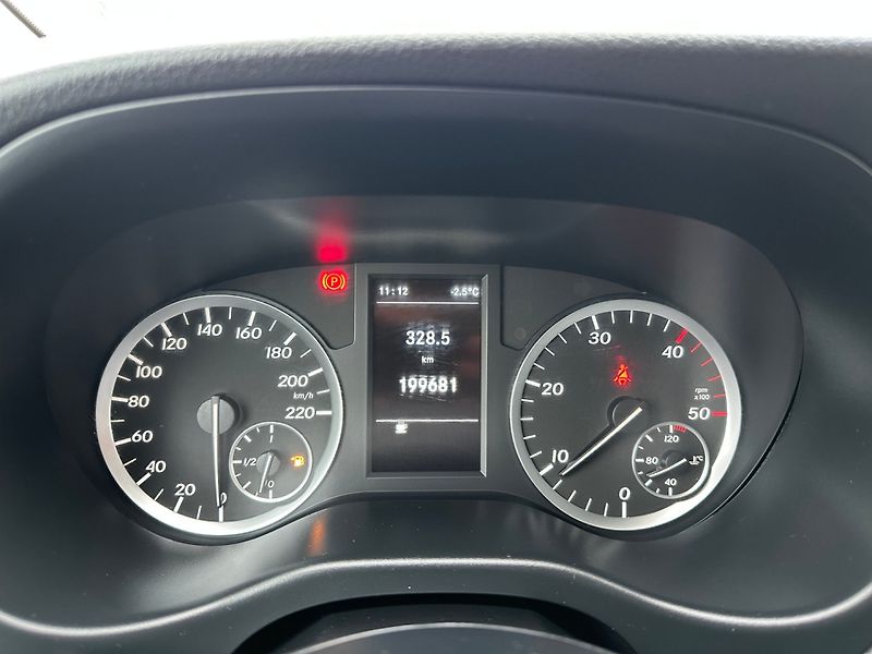 Mercedes-Benz Vito (2019) CDI 111 9-Míst - fotka 14 z 16