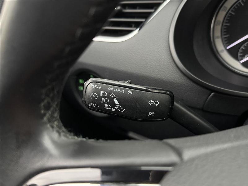 Škoda Octavia 2,0 LED STYLE NAVI KEYLESS CZ - fotka 11 z 42