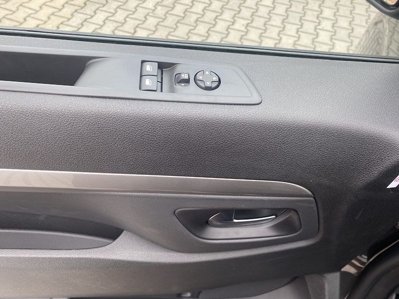 Toyota ProAce Verso 2,0 Diesel L2 5D 8A/T Family - fotka 17 z 23