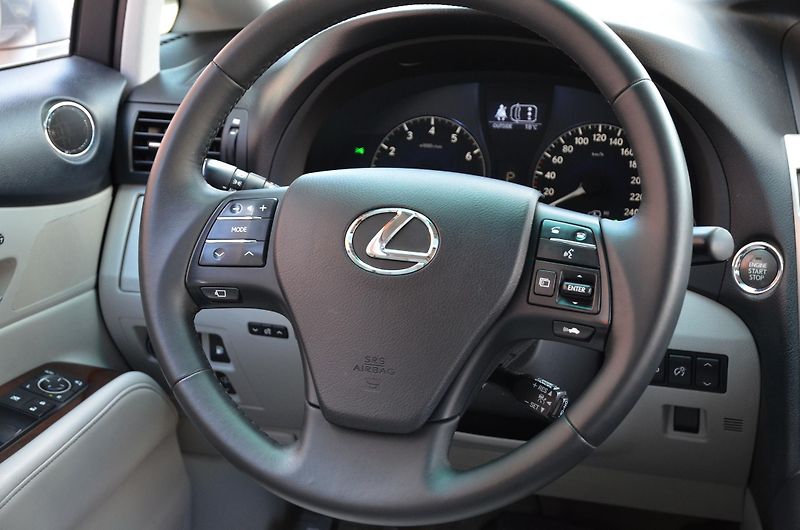 Lexus RX (2010) RX 350 3.5 204kW 4x4 LPG / ČR - fotka 21 z 43