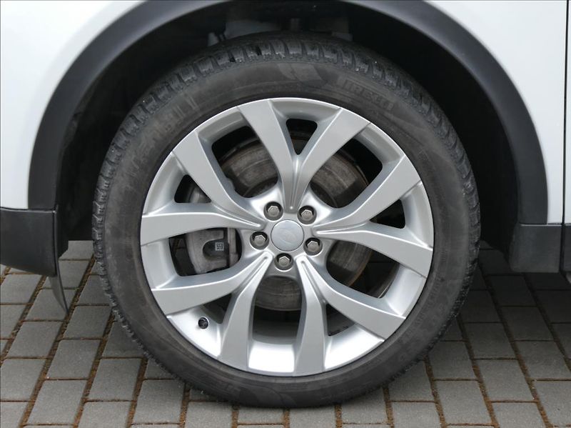 Land Rover Discovery Sport 2,0 P200 SE,1.Maj, ČR, DPH - fotka 10 z 41