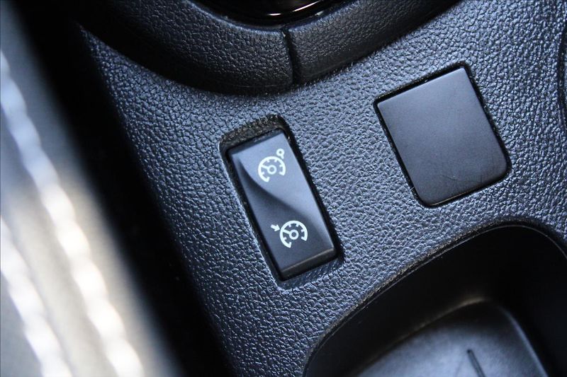 Renault Clio 1,2 i  NOVÉ V ČR,1.MAJITEL - fotka 15 z 26