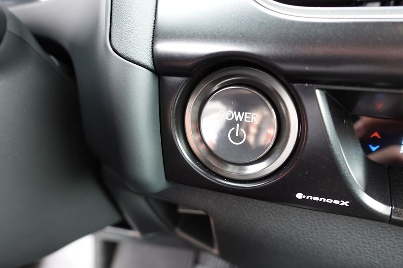 Lexus UX 300h UX300h 2,0 HEV Business Tech - fotka 24 z 34