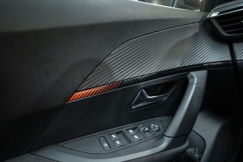 Peugeot 2008 1.2 PureTech 96 kW - fotka 20 z 27
