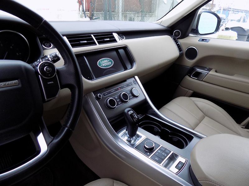 Land Rover Range Rover Sport (2016) 3.0TDV6/HSE/AWD/1.maj.ČR/AT/ - fotka 25 z 45