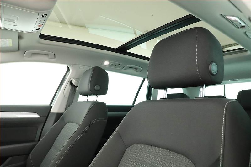 Volkswagen Passat (2022) 2.0 TDI, Automat, Navi - fotka 12 z 20