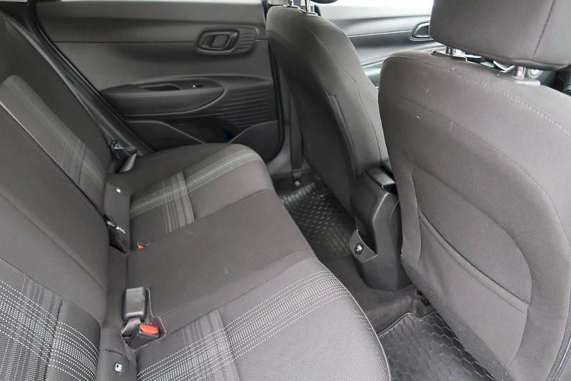 Hyundai Bayon (2023) Smart Climate 1,0 T-GDI DCT7 7 - fotka 13 z 30