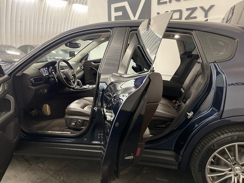 Maserati Levante (2021) 3.0 V6,DIESEL, PO 1 MAJITELI - fotka 26 z 60