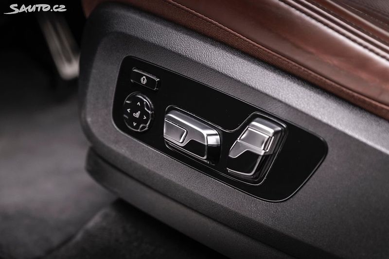 BMW X5 xDrive30d*servis*plná výbava - fotka 32 z 47