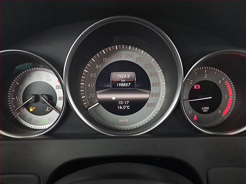 Mercedes-Benz Třídy C (2012) C 220 CDI, Navi, Tempomat - fotka 11 z 18