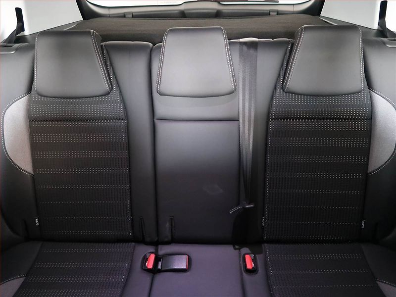 Peugeot 2008 (2017) 1.2 PureTech, ČR,1.maj - fotka 10 z 14