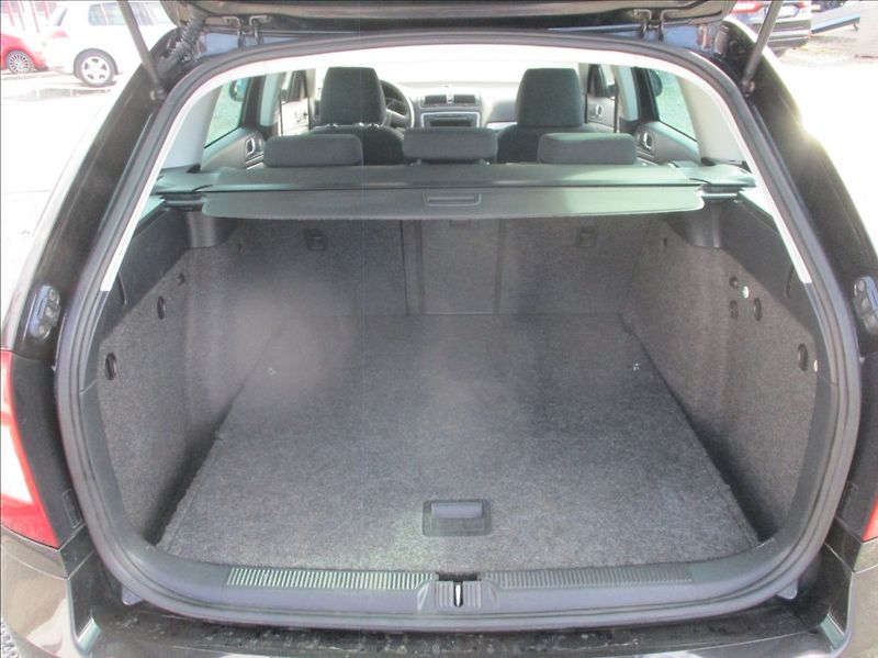 Škoda Octavia 1,4 TSI, serviska,tažné,1.maj, - fotka 9 z 32