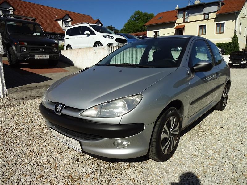 Peugeot 206 1,1 i - fotka 3 z 37
