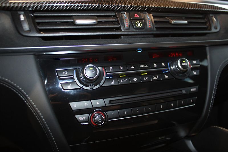 BMW X6 M 423kW CZ/1.Maj/AdLED/B&O - fotka 25 z 33